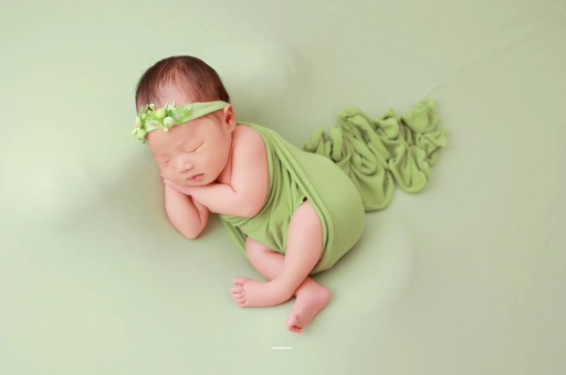 博尔塔拉蒙古孕妇家中站立分娩 博尔塔拉蒙古孕妇家中站立分娩